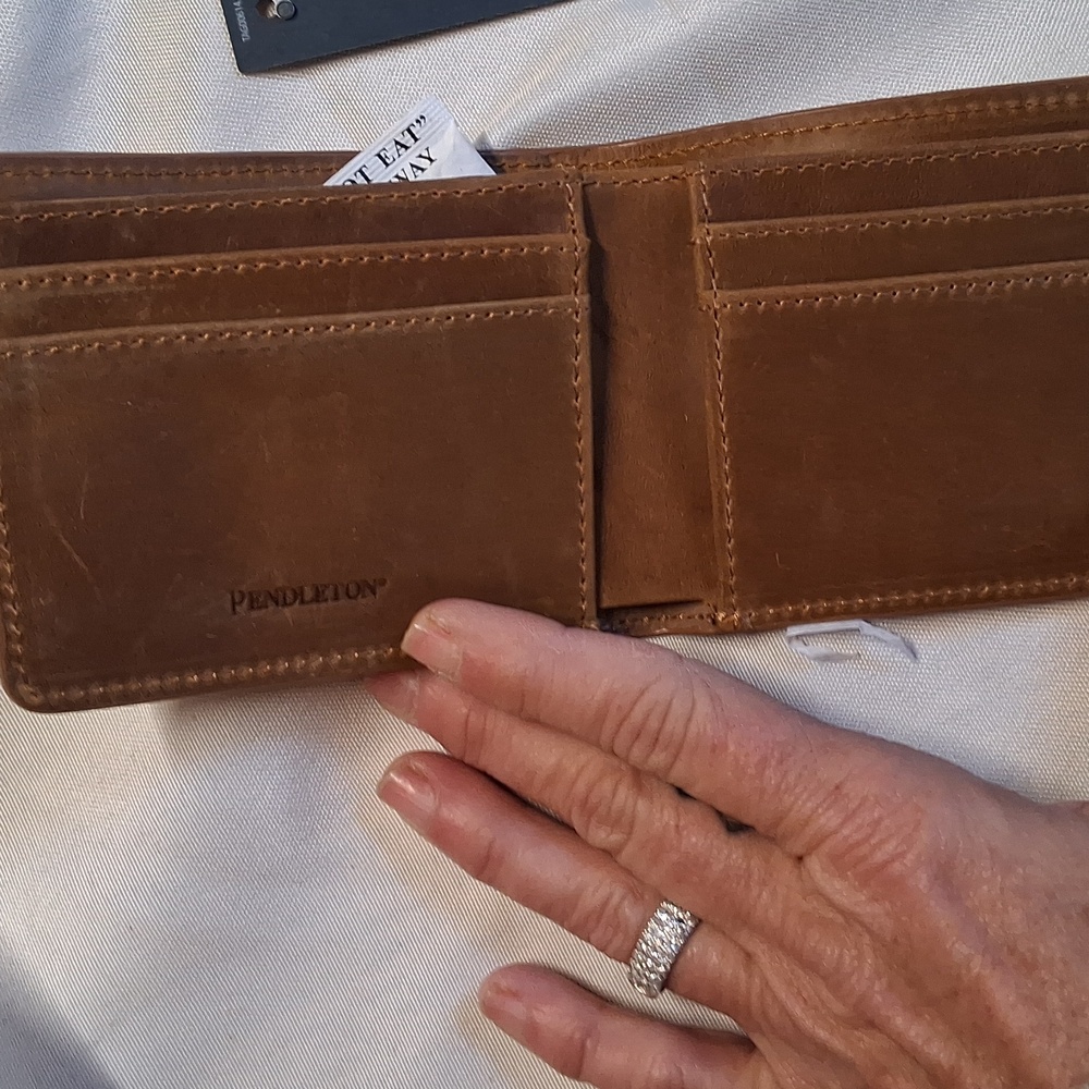 Pendleton Tan Leather Bifold Wallet with Blue and Rust Wool Inlay - Picture 5 of 6